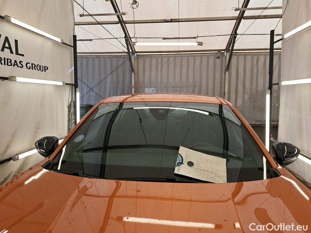  Peugeot  2008  Active Pack 1.2 PureTech 130CV BVA8 E6d #1