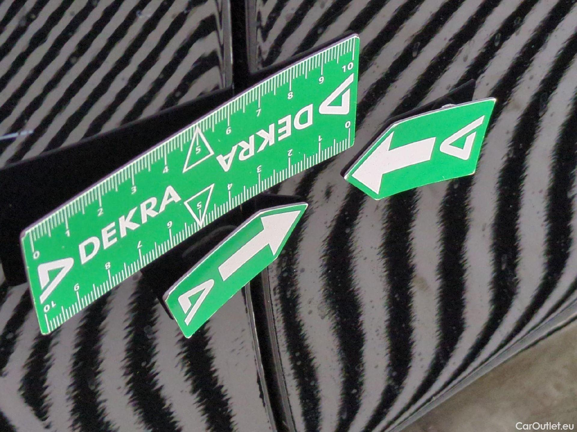  Mercedes  A-Klasse MERCEDES-BENZ Classe A Compact / 2018 / 5P / Berline A 180 d Business Line #49