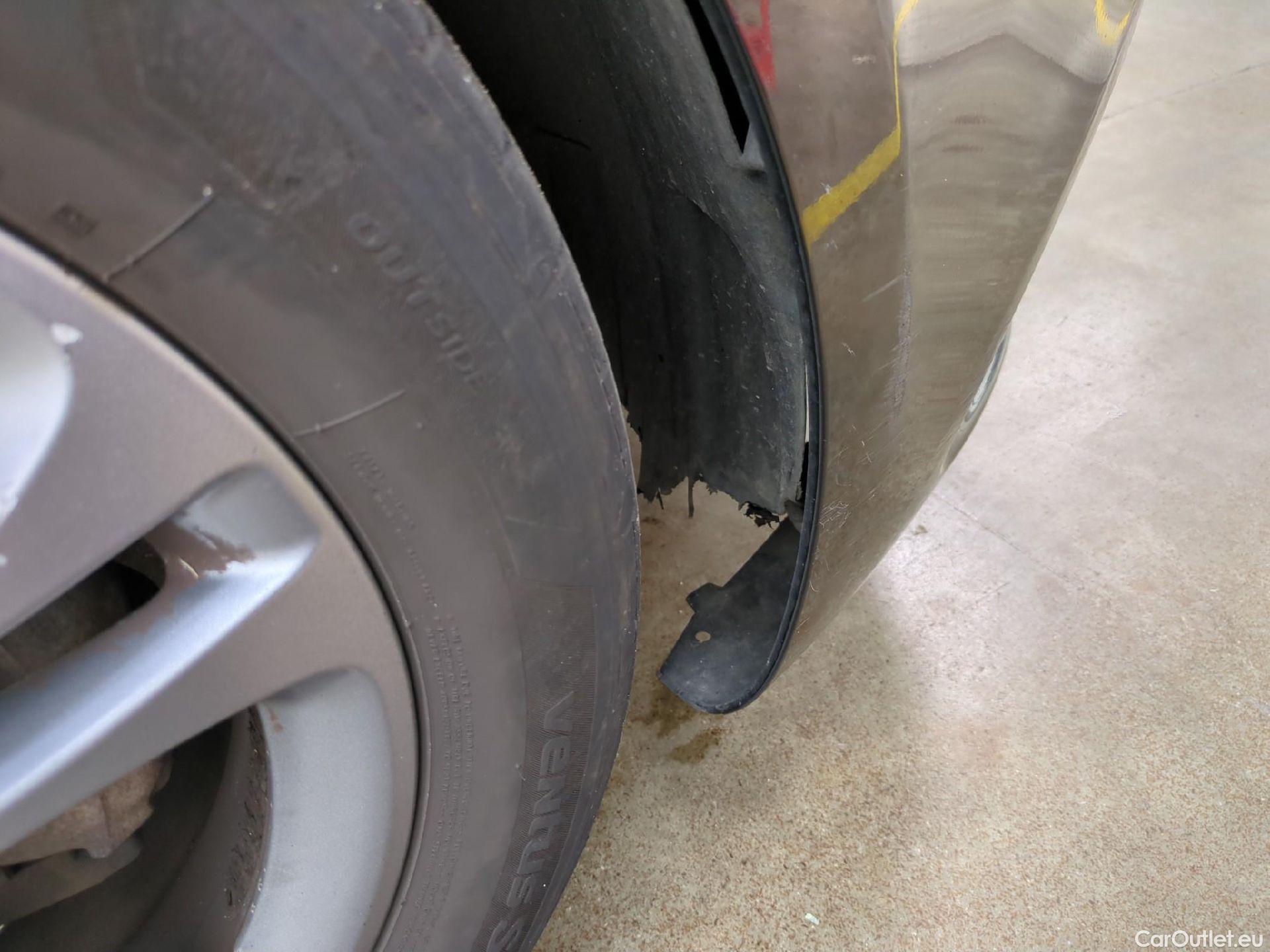  Mercedes  A-Klasse MERCEDES-BENZ Classe A Compact / 2018 / 5P / Berline A 180 d Business Line #23