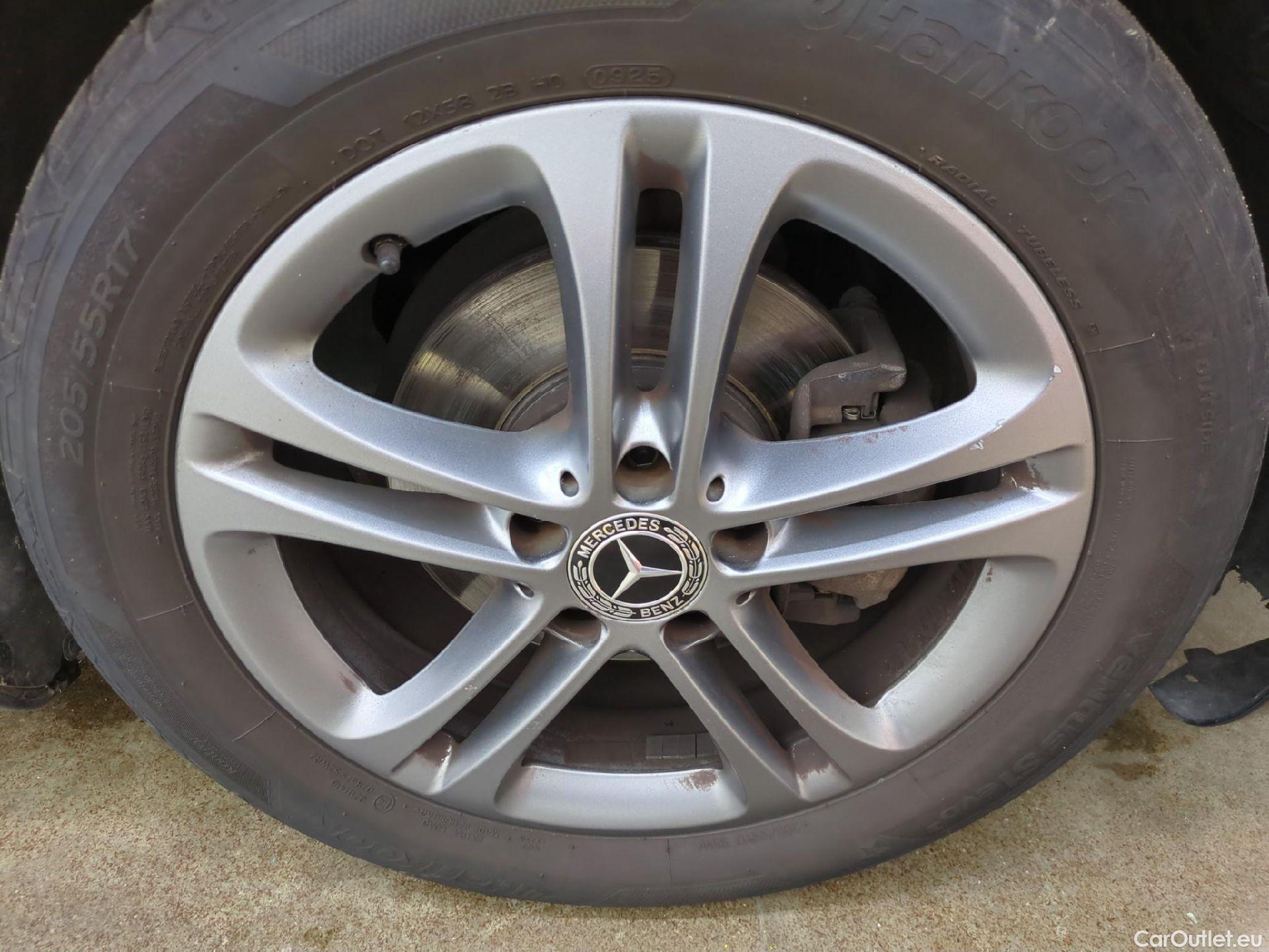  Mercedes  A-Klasse MERCEDES-BENZ Classe A Compact / 2018 / 5P / Berline A 180 d Business Line #22