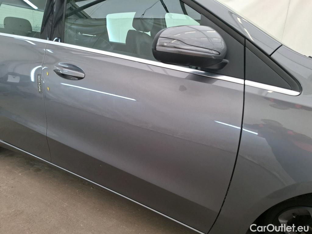  Mercedes  B-Klasse MERCEDES-BENZ Classe B / 2019 / 5P / monospace B 180 d Business Line Edition BA7 #1