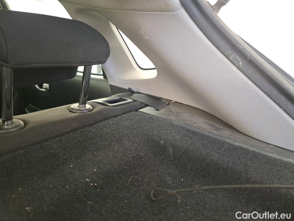  Hyundai  Konna HYUNDAI Kona / 2020 / 5P / SUV 1.6 CRDI 136 HYBRID 48V DCT-7 BUSINESS #32