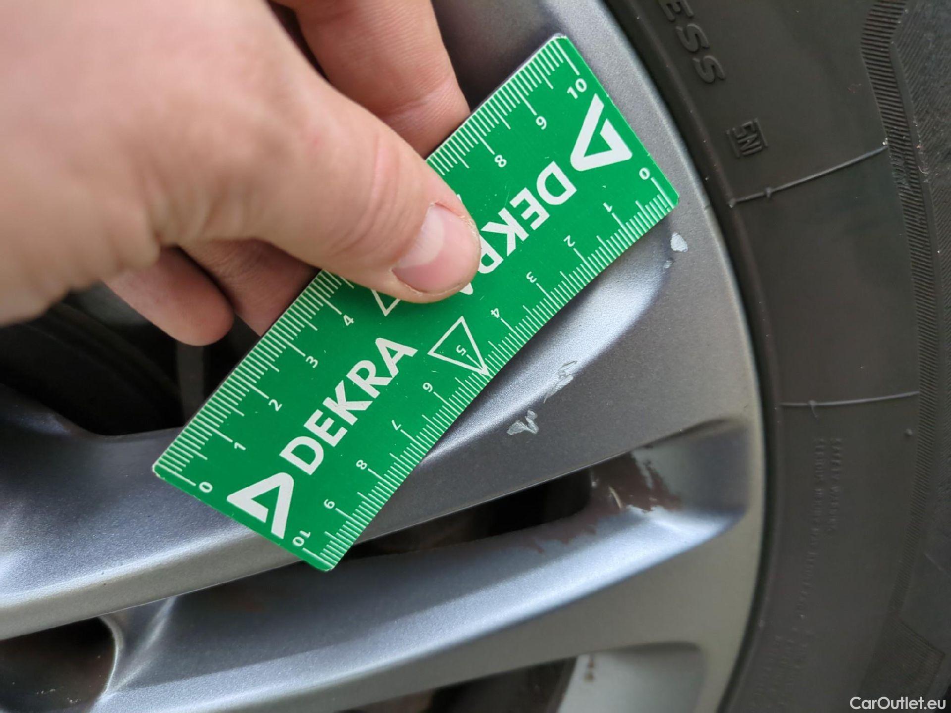  Mercedes  A-Klasse MERCEDES-BENZ Classe A Compact / 2018 / 5P / Berline A 180 d Business Line #21