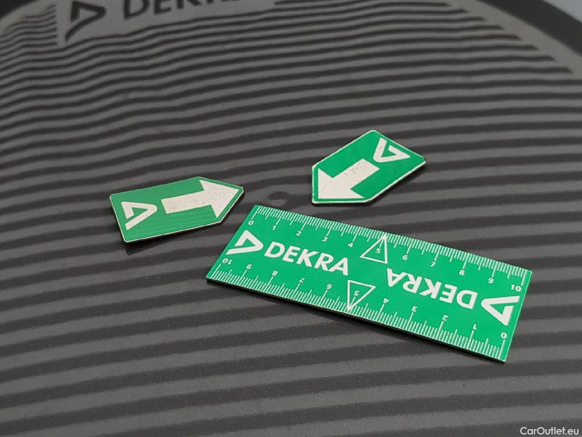  Mercedes  A-Klasse MERCEDES-BENZ Classe A Berline / 2018 / 4P / Berline A 180 d Business Line 7G-DCT #8