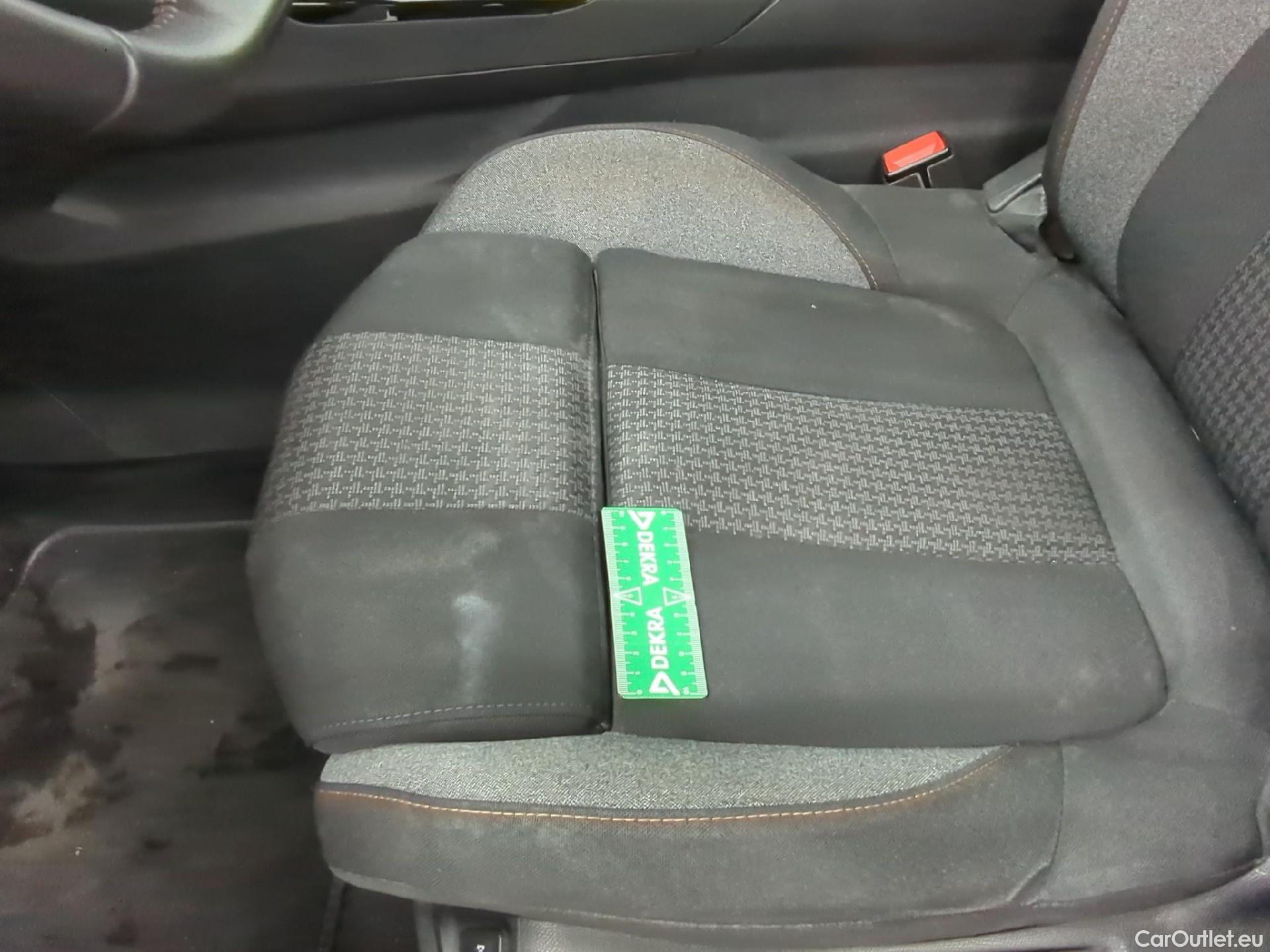  Peugeot  3008  Active Pack 1.5 HDi 130CV BVM6 E6d #12