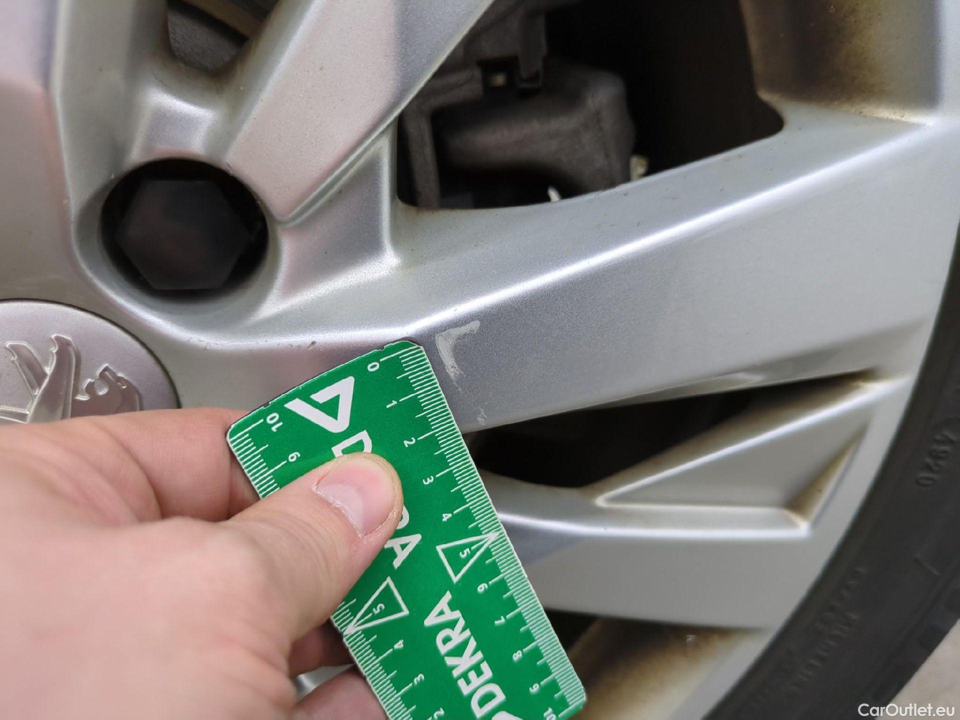  Peugeot  3008  Active Pack 1.5 HDi 130CV BVM6 E6d #16