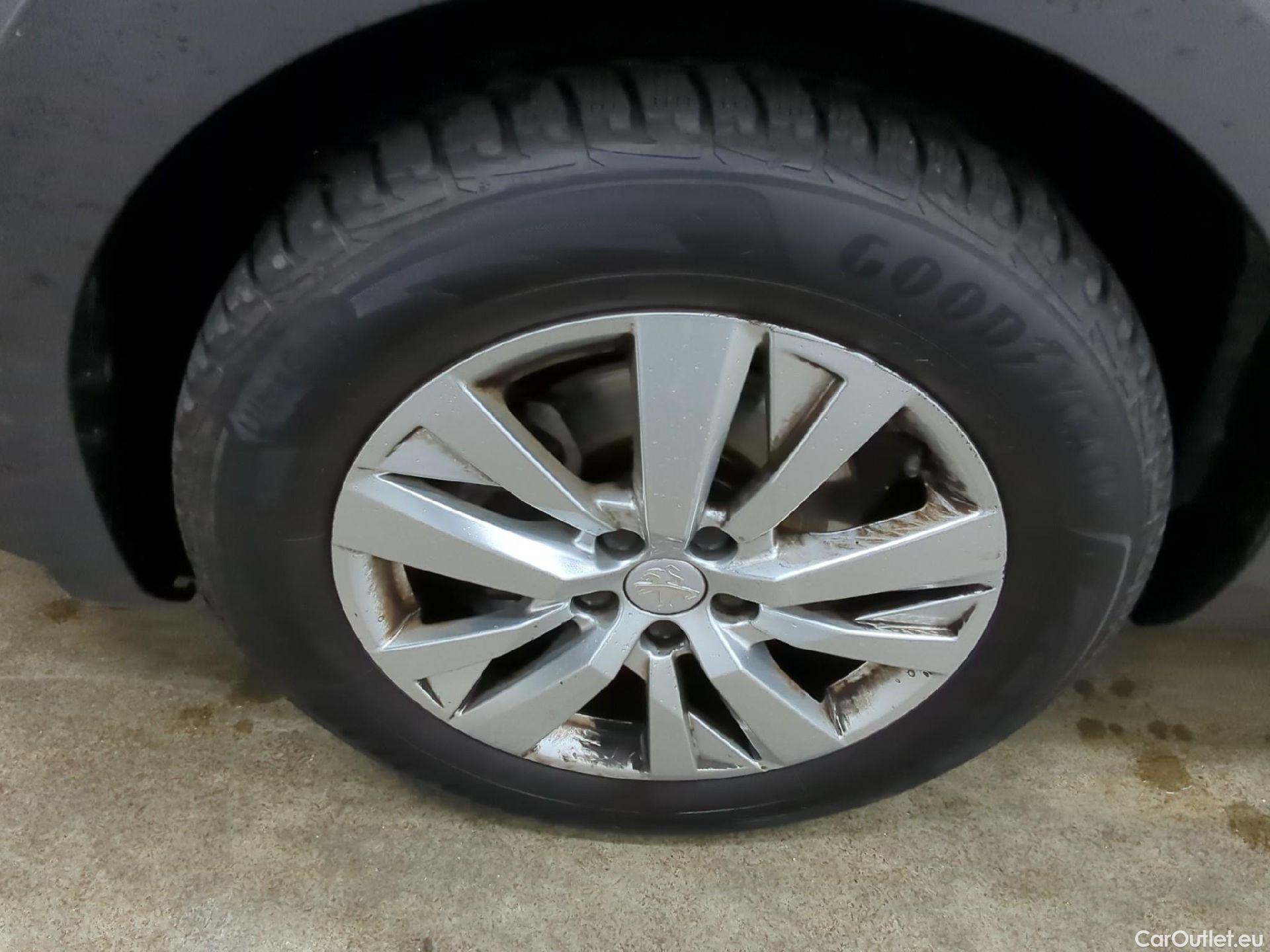  Peugeot  3008  Active Pack 1.5 HDi 130CV BVM6 E6d #19