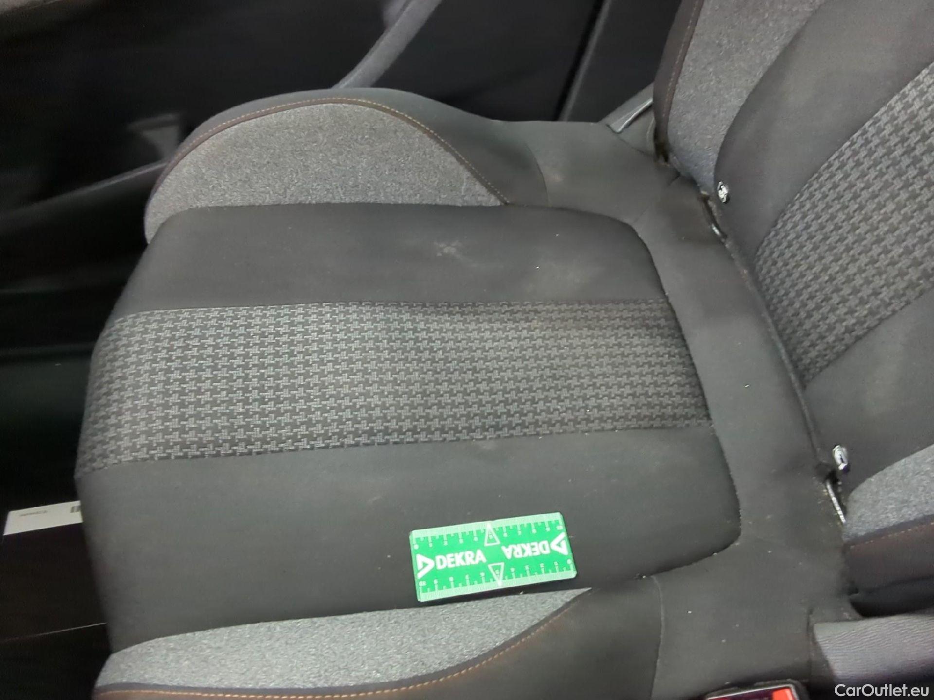  Peugeot  3008  Active Pack 1.5 HDi 130CV BVM6 E6d #8