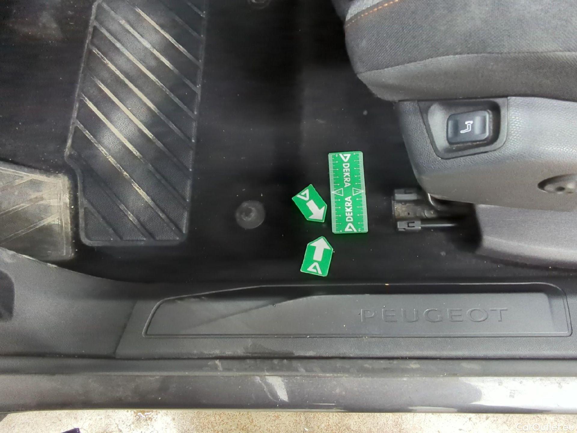  Peugeot  3008  Active Pack 1.5 HDi 130CV BVM6 E6d #5