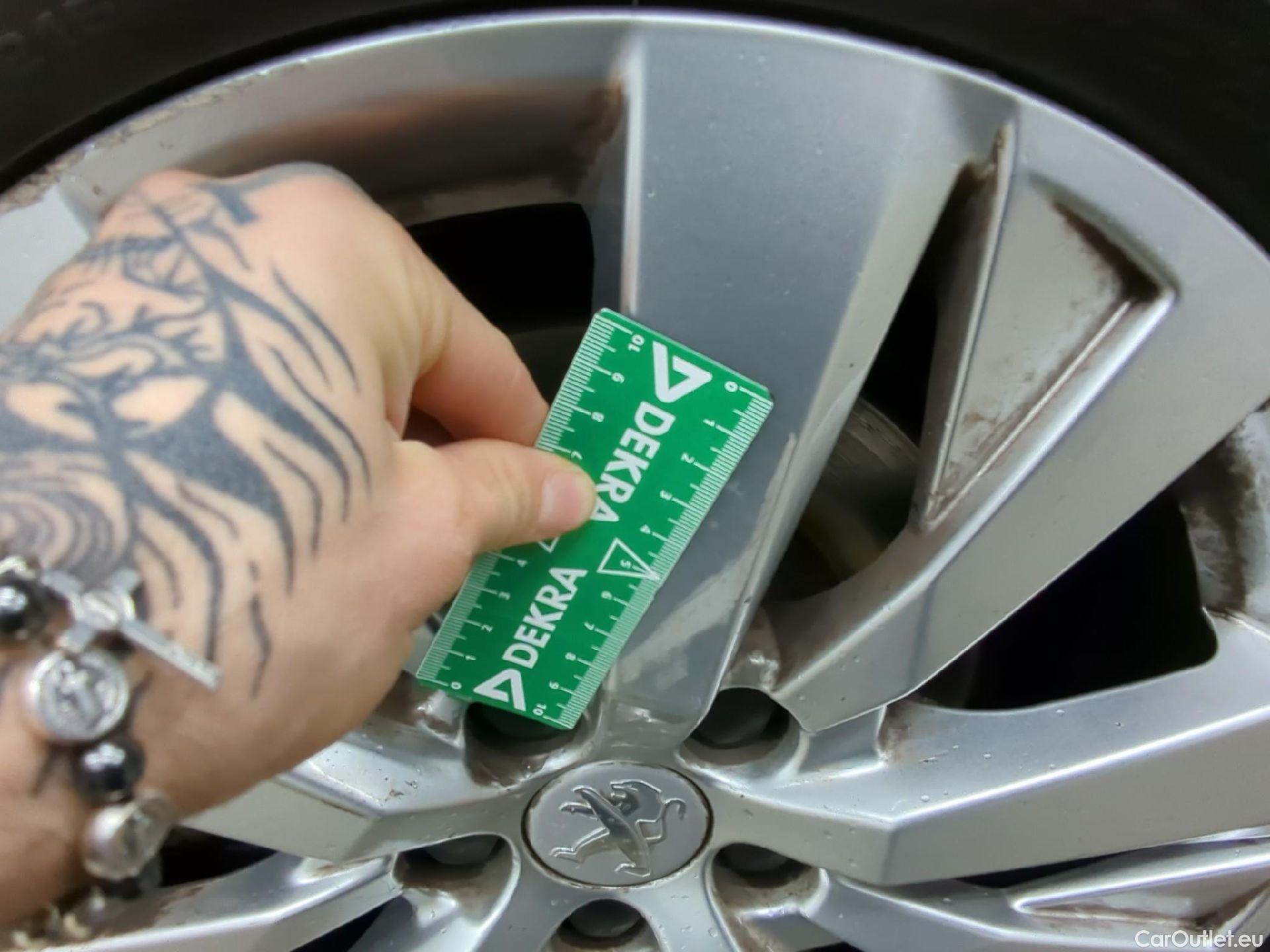  Peugeot  3008  Active Pack 1.5 HDi 130CV BVM6 E6d #24