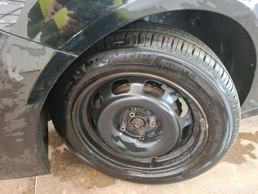  Peugeot  208  Active Pack 1.5 HDi 100CV BVM6 E6d #15