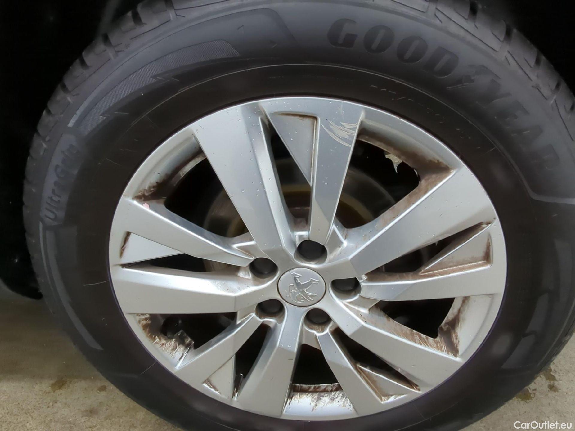  Peugeot  3008  Active Pack 1.5 HDi 130CV BVM6 E6d #23