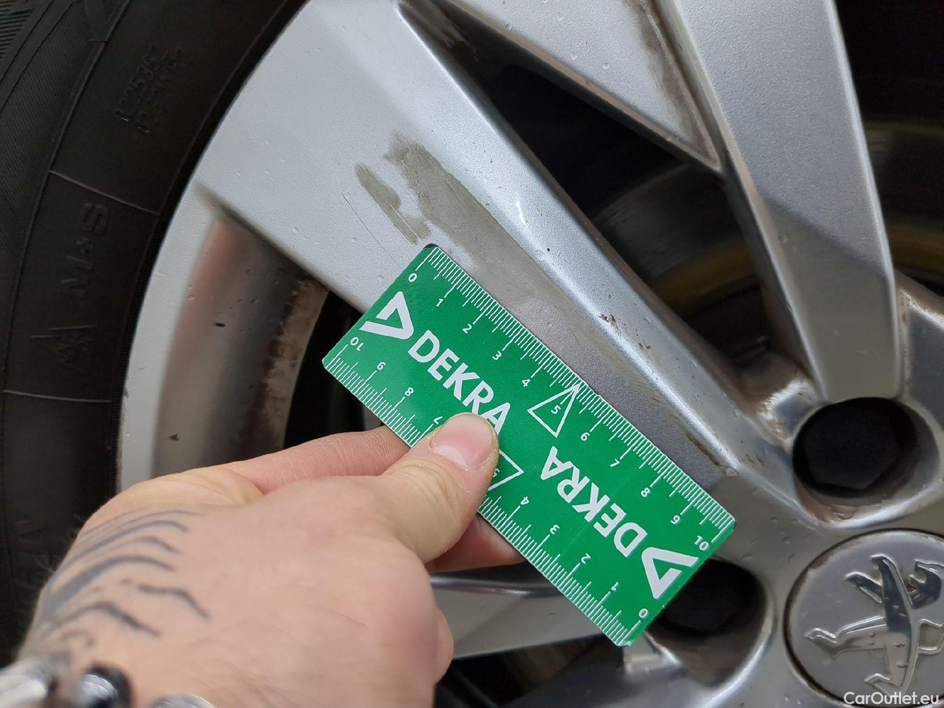  Peugeot  3008  Active Pack 1.5 HDi 130CV BVM6 E6d #27