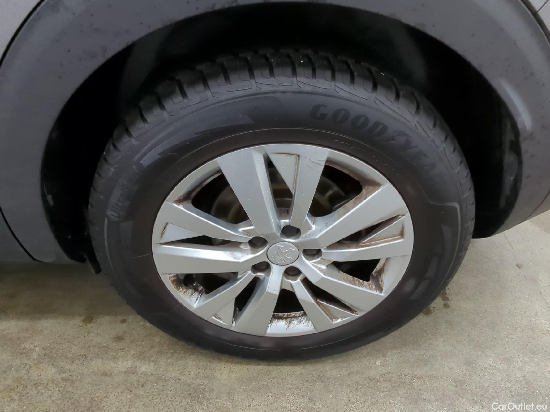  Peugeot  3008  Active Pack 1.5 HDi 130CV BVM6 E6d #20