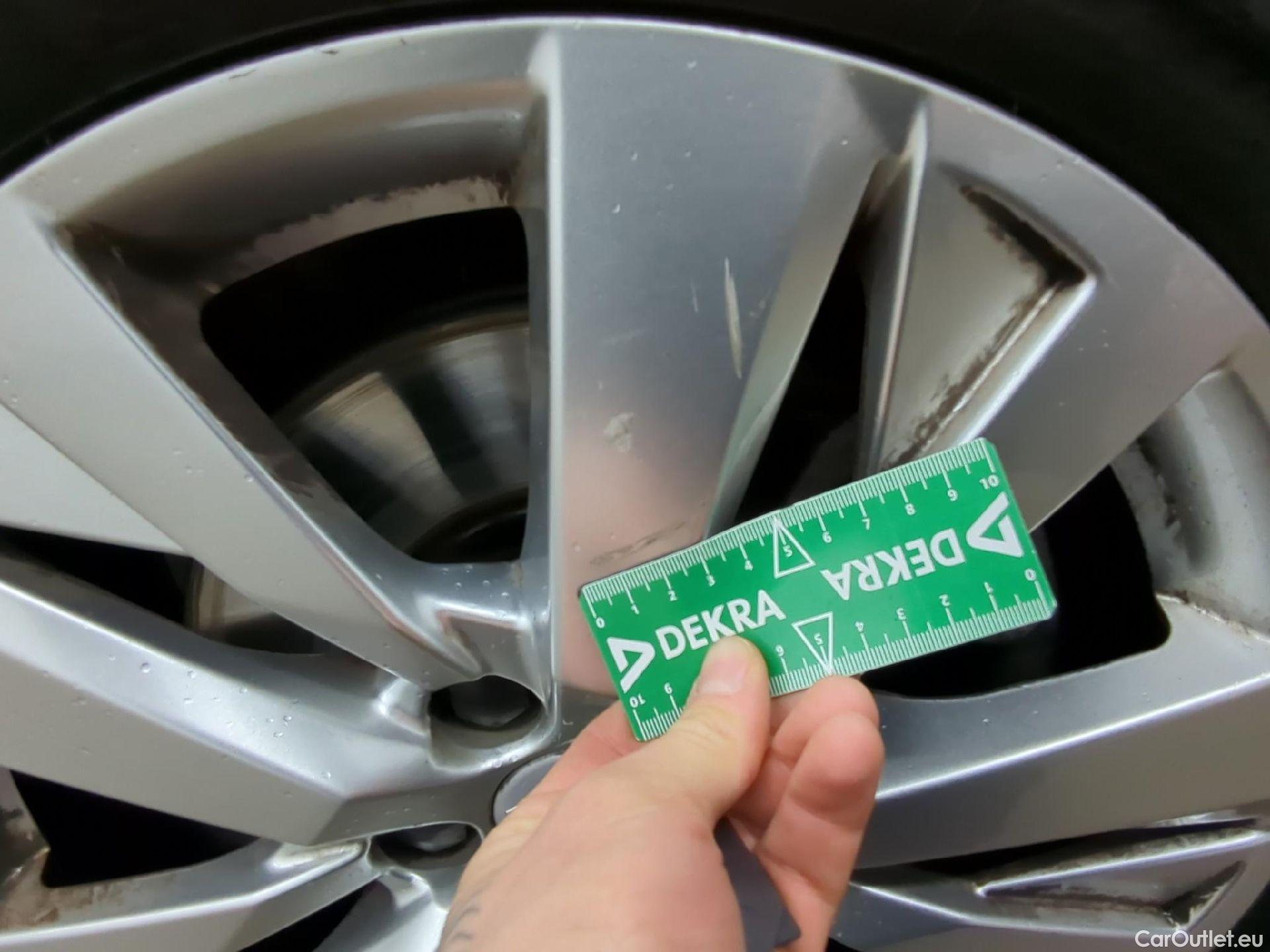  Peugeot  3008  Active Pack 1.5 HDi 130CV BVM6 E6d #15