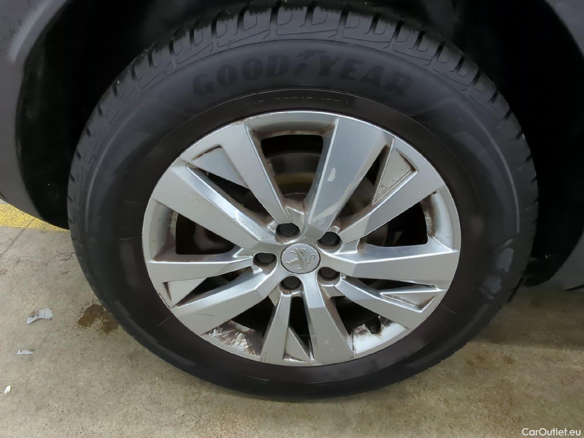  Peugeot  3008  Active Pack 1.5 HDi 130CV BVM6 E6d #21