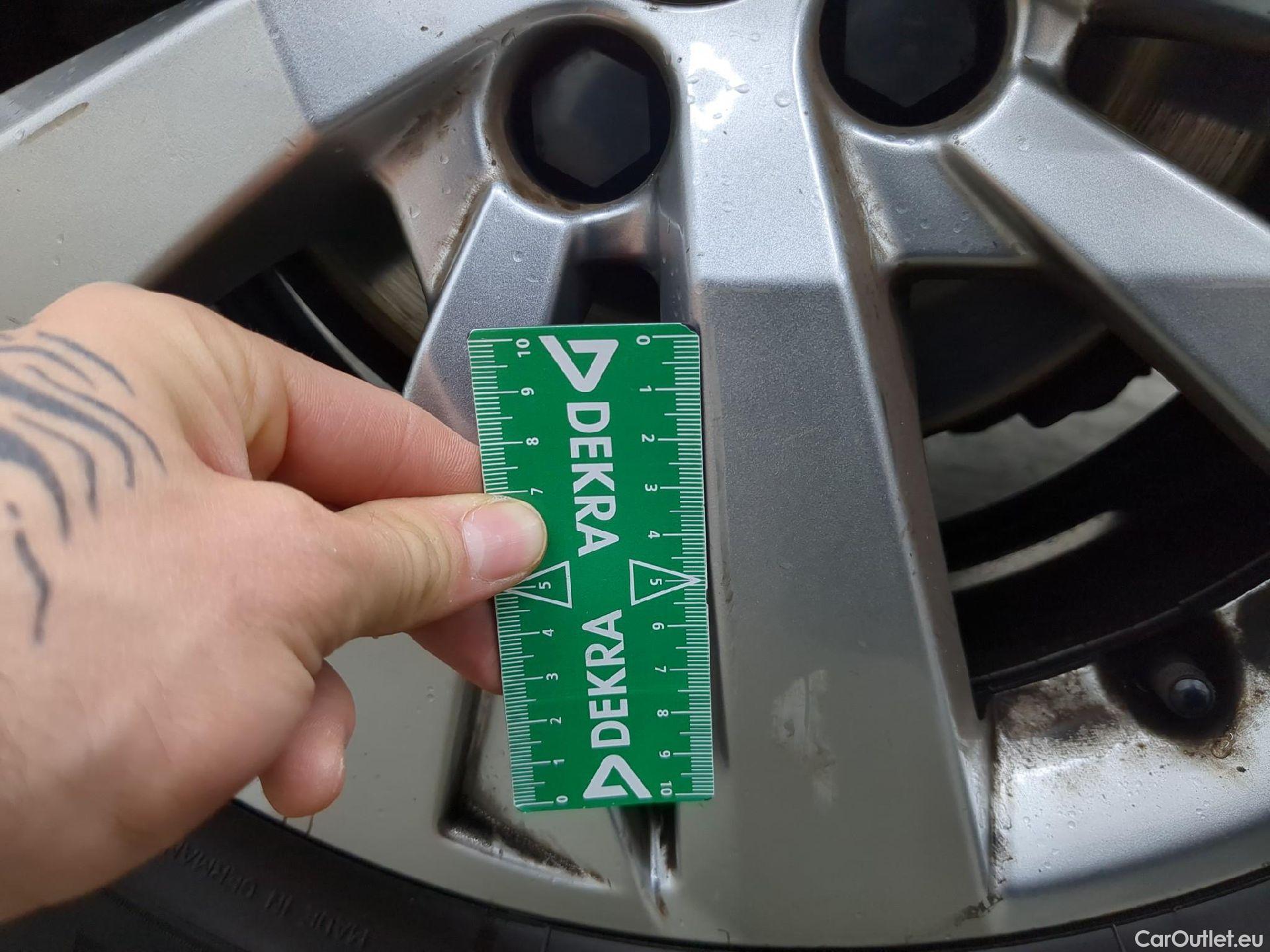  Peugeot  3008  Active Pack 1.5 HDi 130CV BVM6 E6d #28