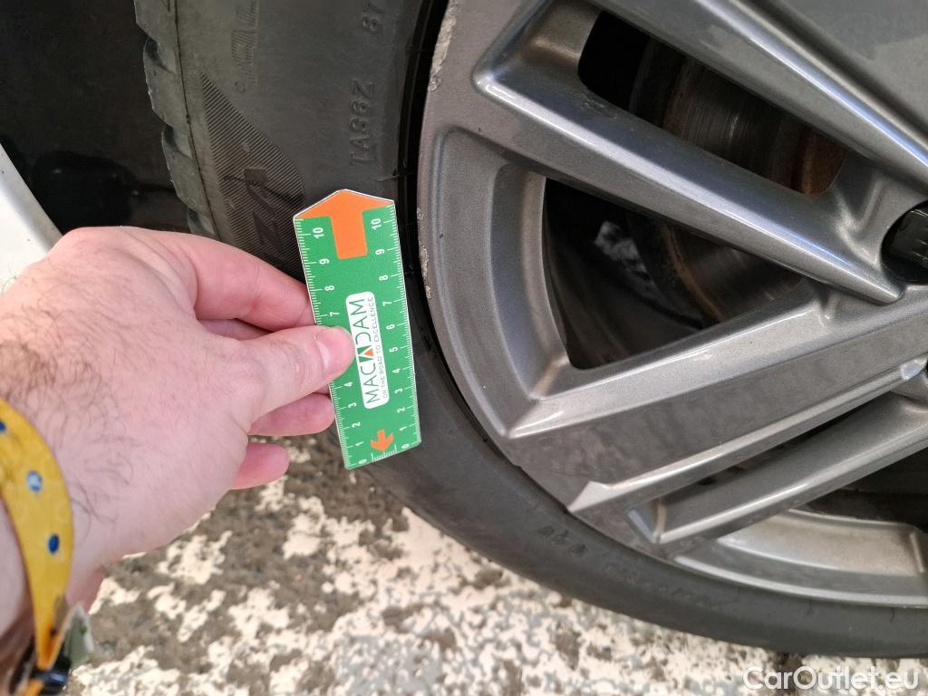  Peugeot  308 PEUGEOT  SW / 2021 / 5P / Break BlueHDi 130 ACTIVE PACK #39