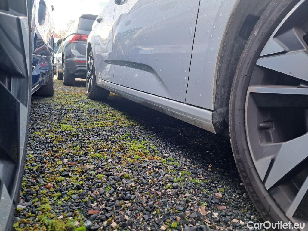  Peugeot  308 PEUGEOT  SW / 2021 / 5P / Break BlueHDi 130 ALLURE #34