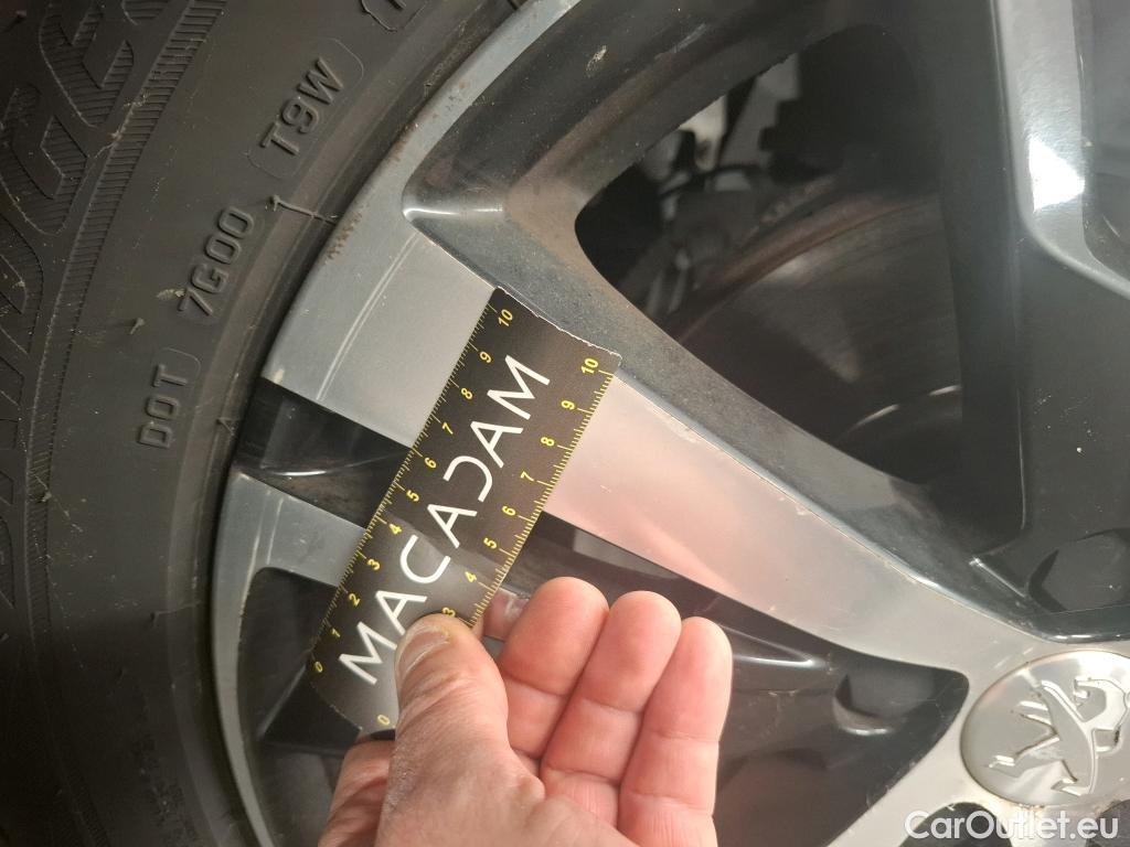  Peugeot  5008  GT 2.0 HDi 175CV BVA8 7 Sieges E6d #28