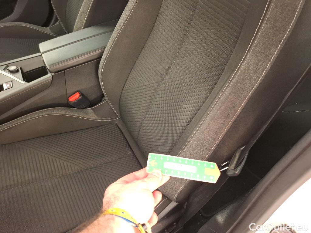  Peugeot  308 PEUGEOT  SW / 2021 / 5P / Break BlueHDi 130 ACTIVE PACK #51