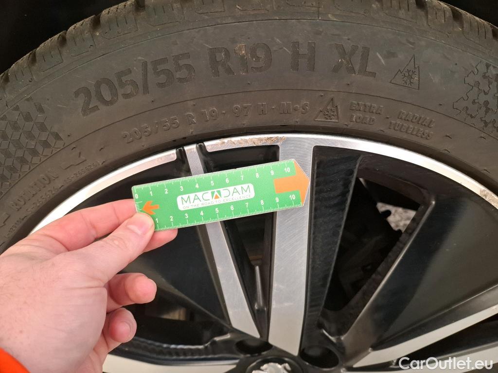  Peugeot  5008 PEUGEOT  / 2020 / 5P / SUV BlueHDi 130 S&S EAT8 GT Pack #9