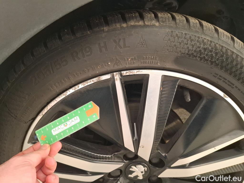  Peugeot  5008 PEUGEOT  / 2020 / 5P / SUV BlueHDi 130 S&S EAT8 GT Pack #5