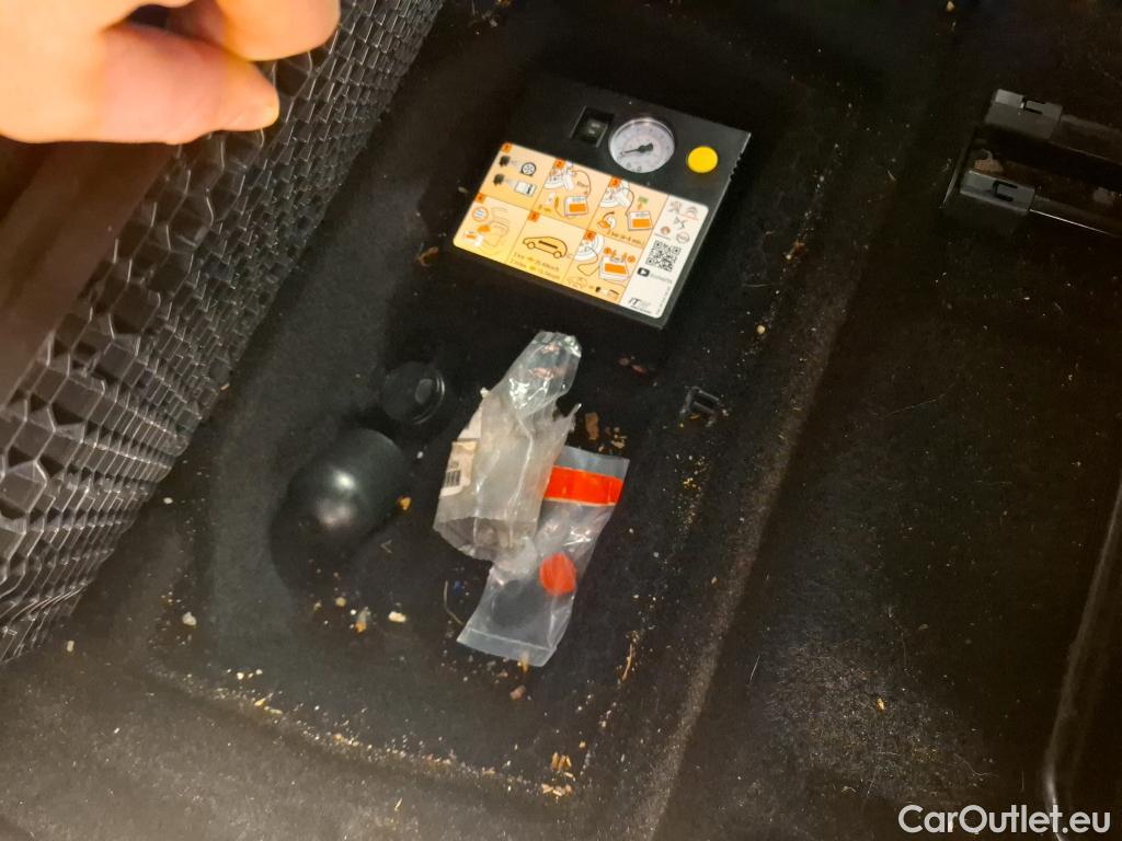  Peugeot  5008 PEUGEOT  / 2020 / 5P / SUV BlueHDi 130 S&S EAT8 GT Pack #30