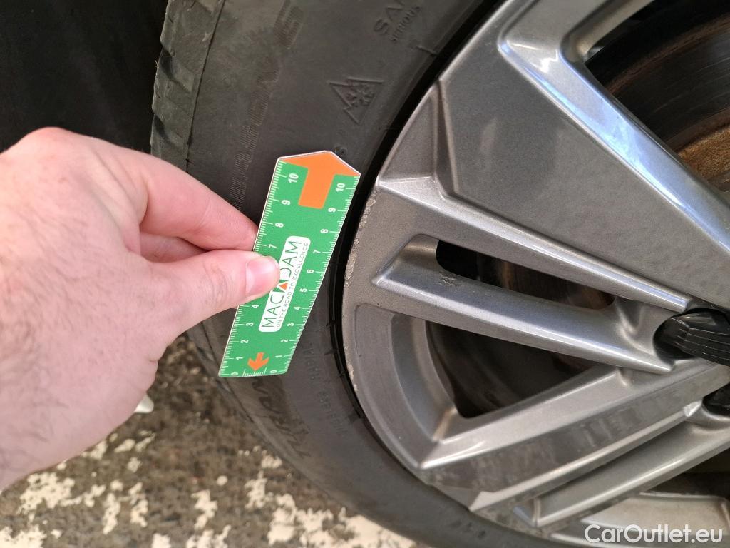  Peugeot  308 PEUGEOT  SW / 2021 / 5P / Break BlueHDi 130 ACTIVE PACK #38