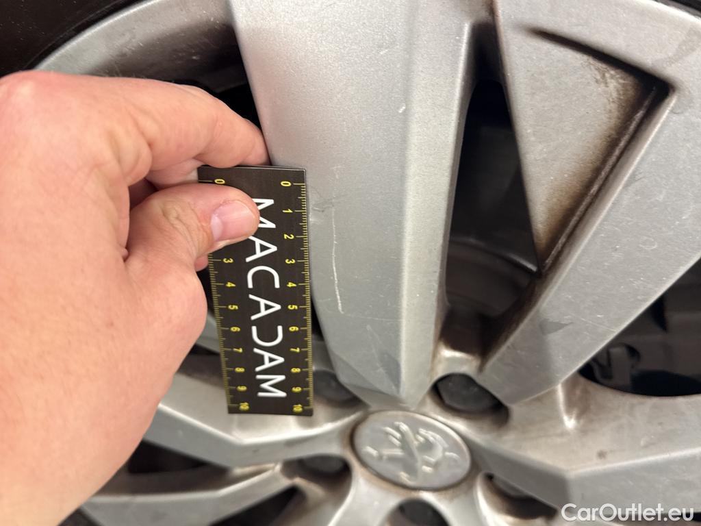  Peugeot  5008  Active Business 1.5 HDi 130CV BVA8 7 Sieges E6d #4