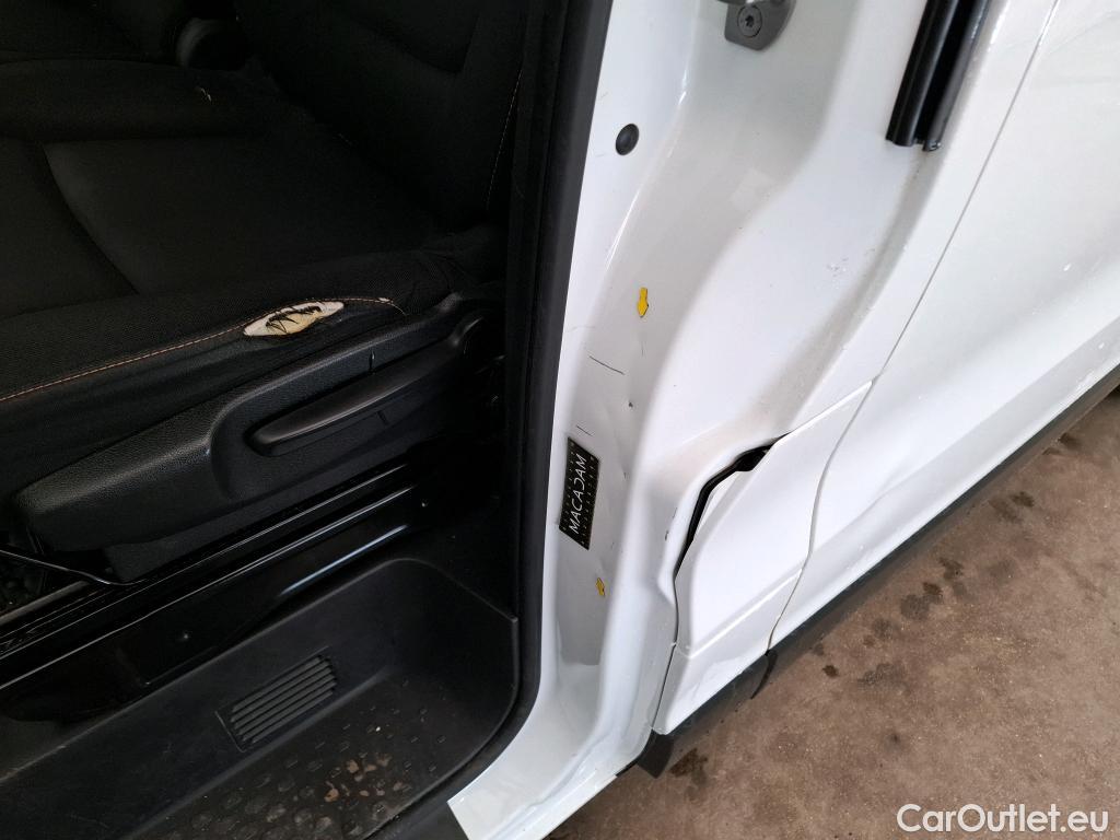  Renault  Trafic RENAULT  4p Combi Zen L1 Energy dCi 125 8 places #47