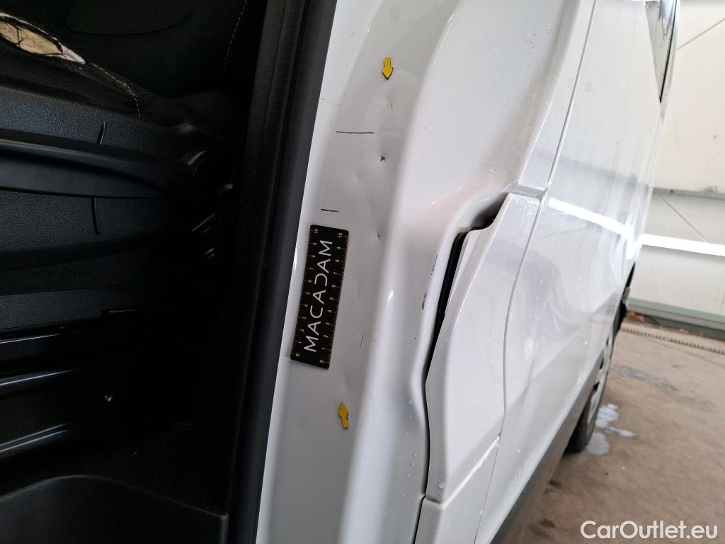  Renault  Trafic RENAULT  4p Combi Zen L1 Energy dCi 125 8 places #48