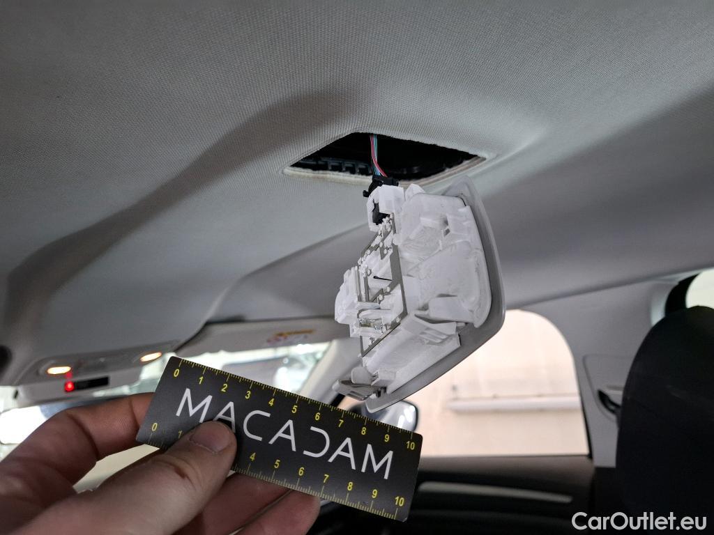  Renault  Megane RENAULT Mégane Estate / 2020 / 5P / Break evolution E-Tech hyb rechargeable 160 #8