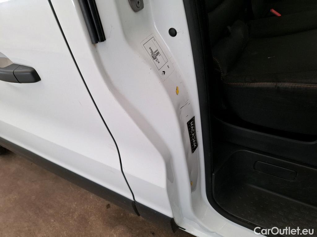  Renault  Trafic RENAULT  4p Combi Zen L1 Energy dCi 125 8 places #45