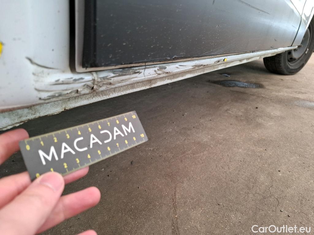  Renault  Trafic RENAULT  4p Combi Zen L1 Energy dCi 125 8 places #38