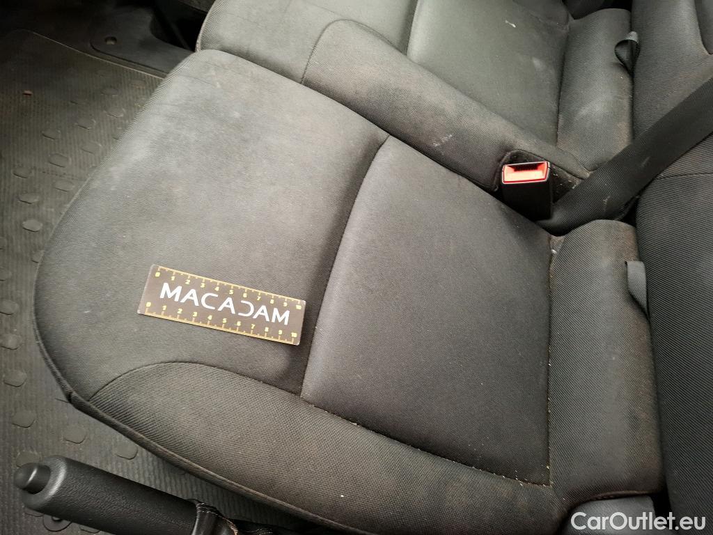  Renault  Trafic RENAULT  4p Combi Zen L1 Energy dCi 125 8 places #69