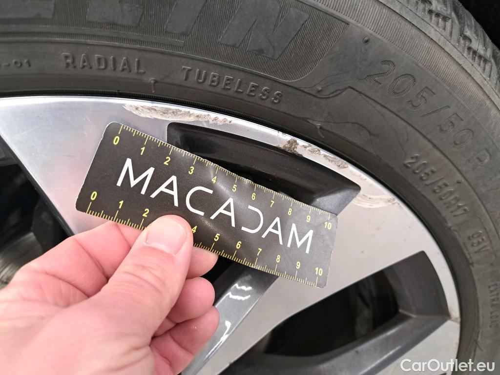  Renault  Megane RENAULT Mégane Estate / 2020 / 5P / Break techno TCe 140 EDC #10