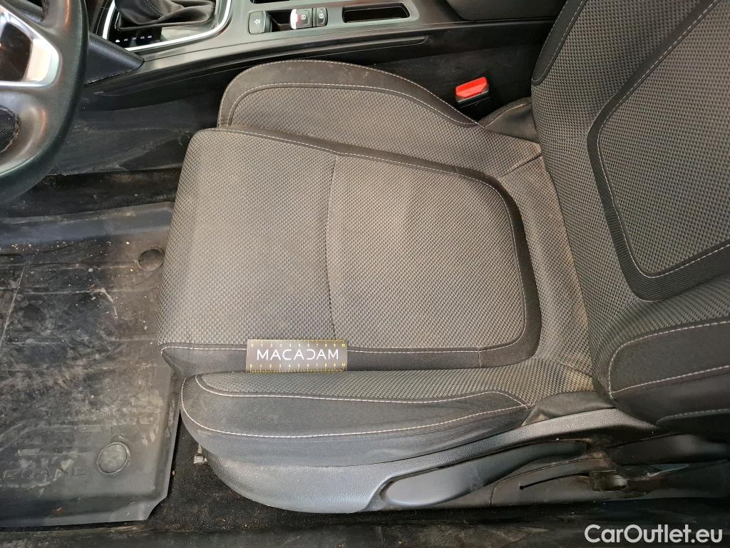  Renault  Megane RENAULT Mégane Estate / 2020 / 5P / Break evolution E-Tech hyb rechargeable 160 #7