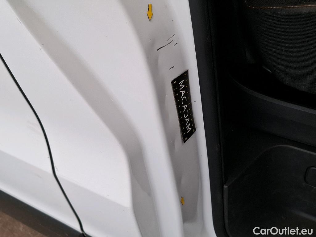  Renault  Trafic RENAULT  4p Combi Zen L1 Energy dCi 125 8 places #46