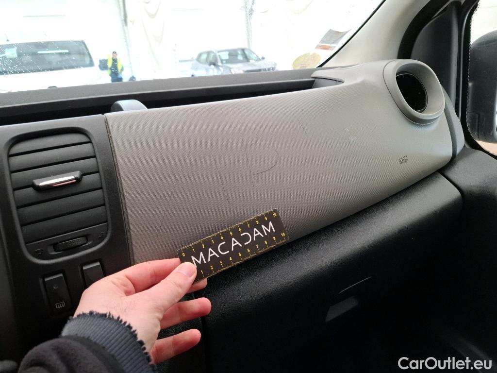  Renault  Trafic RENAULT  4p Combi Zen L1 Energy dCi 125 8 places #28