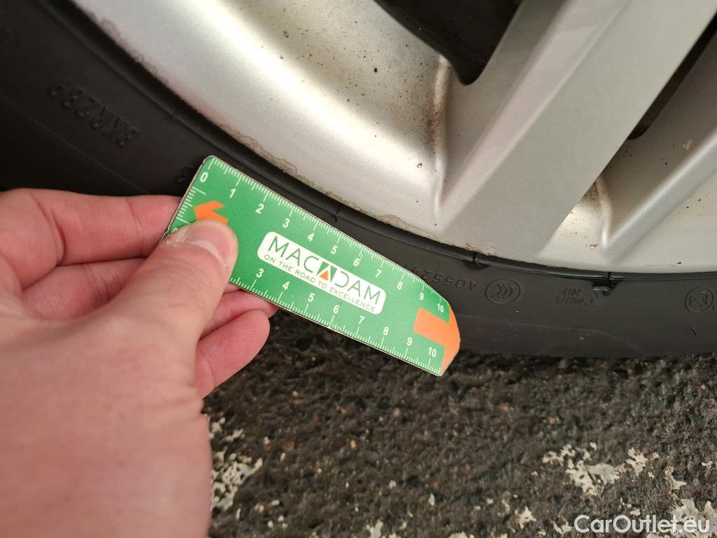  Toyota  Corolla TOYOTA  Touring Sports / 2018 / 5P / Break Hybride 122h Dynamic Business Supp Lomb #10