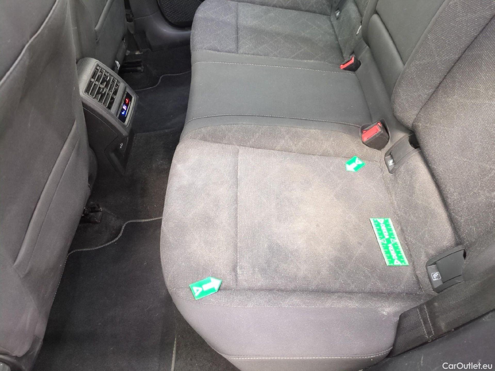  Volkswagen  Golf  VIII Berline Life Plus 2.0 TDI 150CV BVA7 E6d #9