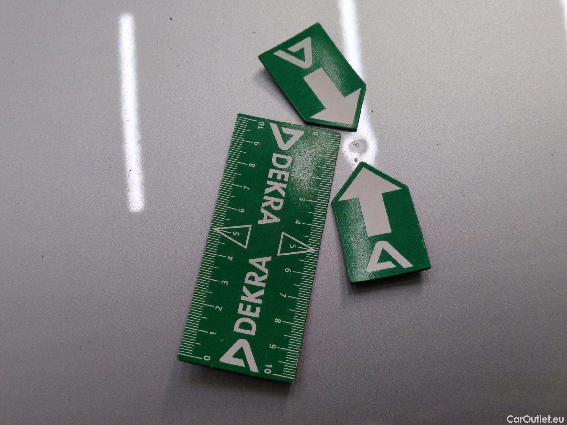  Volkswagen  Golf  VIII Berline Life Plus 2.0 TDI 150CV BVA7 E6d #32