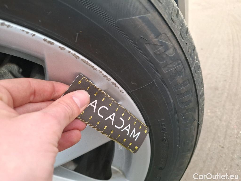  Toyota  Corolla TOYOTA  / 2018 / 5P / Berline Hybride 122h Dynamic Business Stage Acad #8