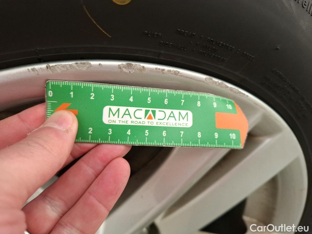  Toyota  Corolla TOYOTA  Touring Sports / 2018 / 5P / Break Hybride 122h Dynamic Business Supp Lomb #9