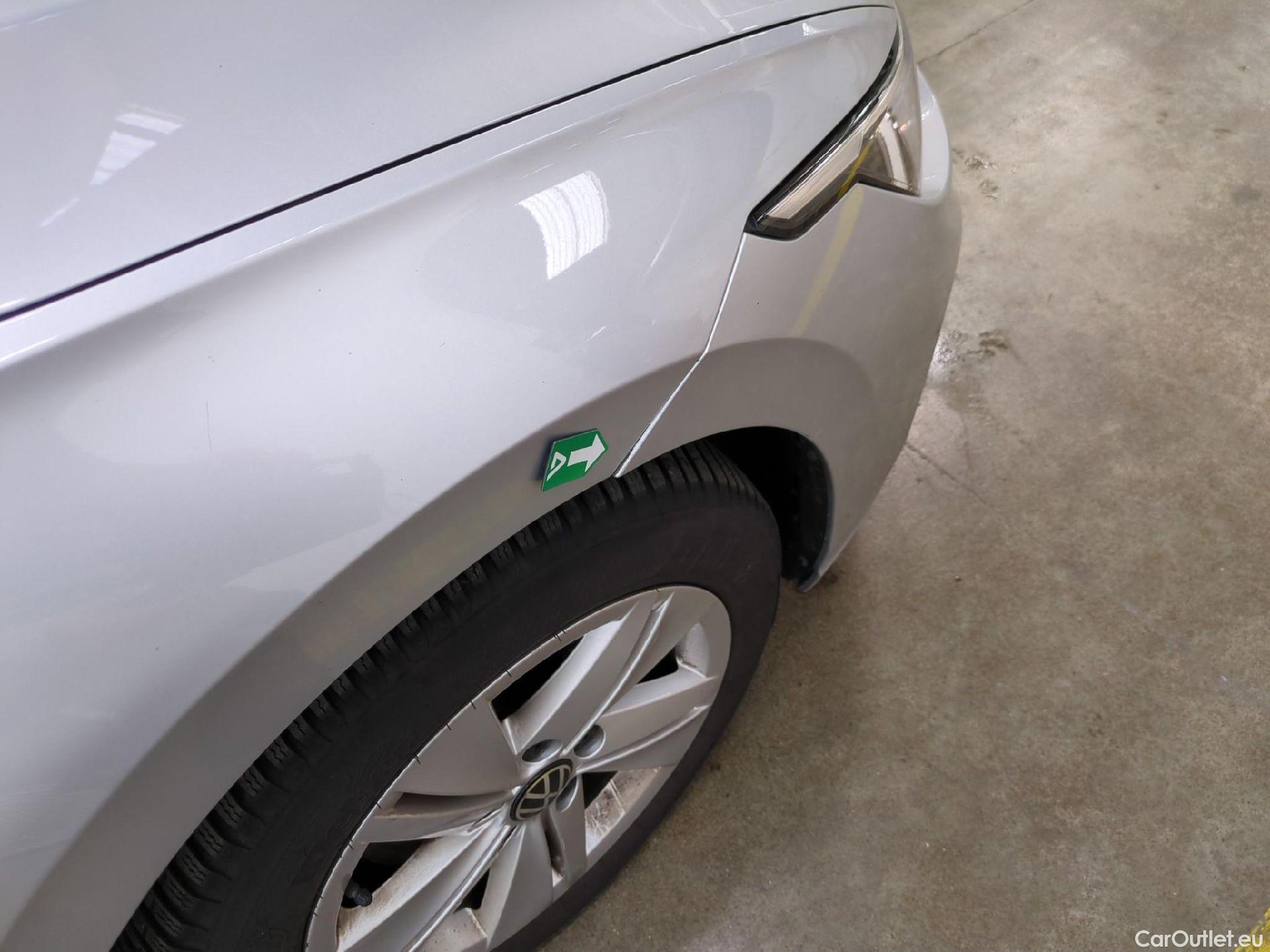  Volkswagen  Golf  VIII Berline Life Plus 2.0 TDI 150CV BVA7 E6d #25