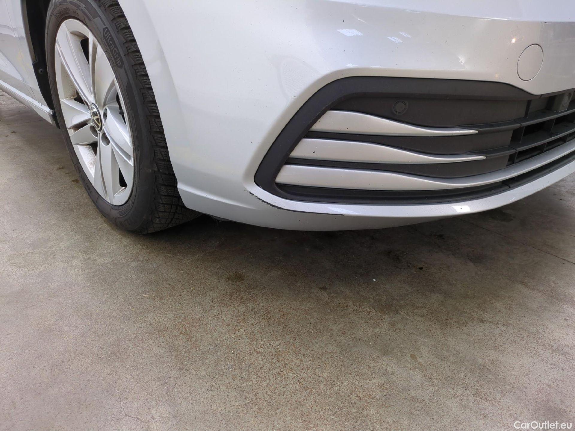  Volkswagen  Golf  VOLKSWAGEN / 2020 / 5P / Berline 2.0 TDI SCR 115 DSG7 Life Busi #19