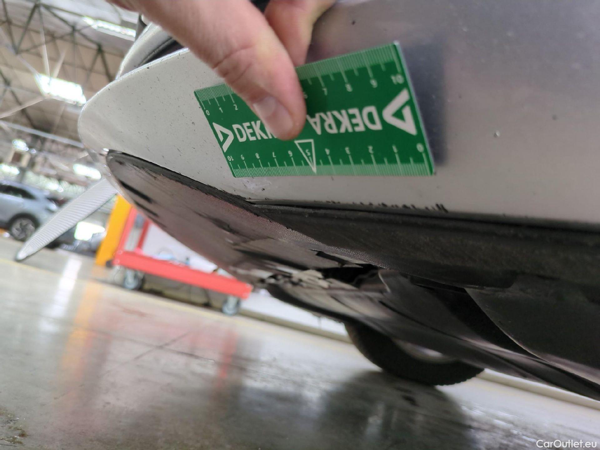  Volkswagen  Golf  VIII Berline Life Plus 2.0 TDI 150CV BVA7 E6d #30