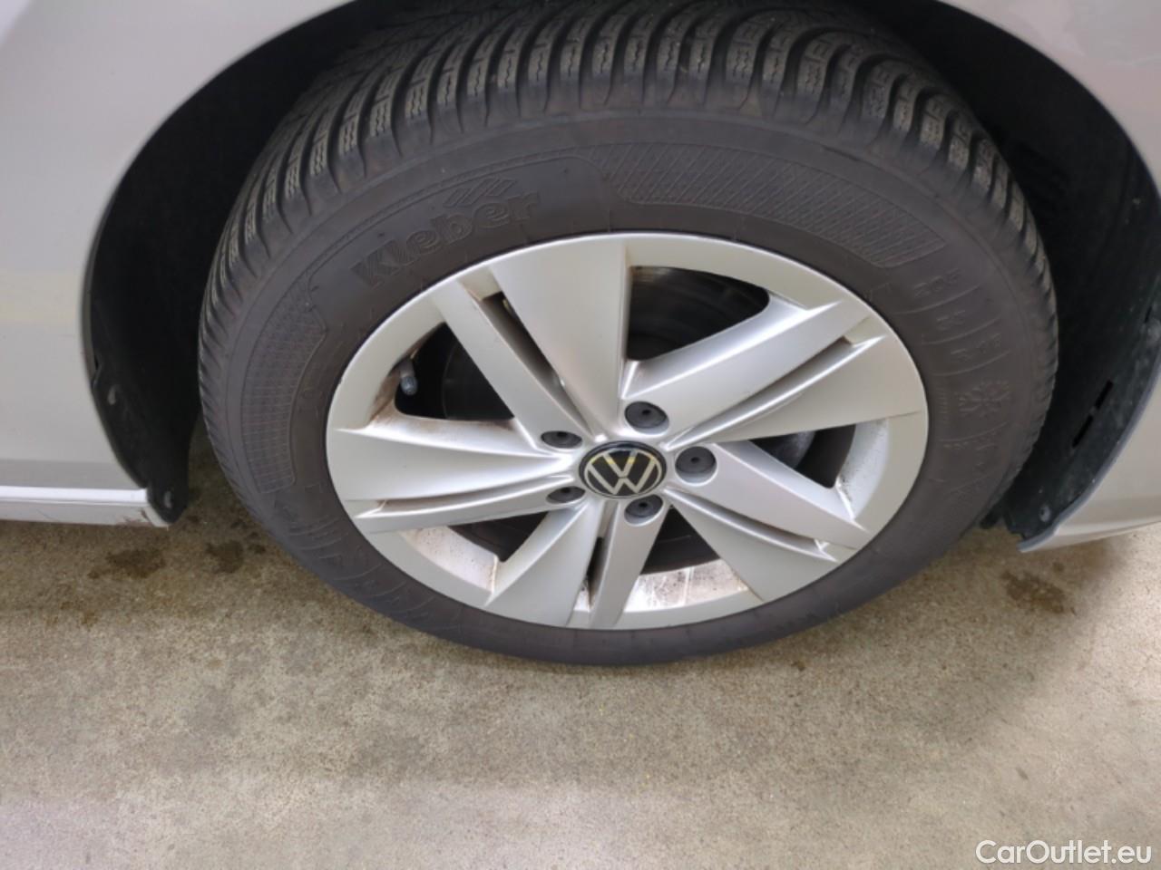  Volkswagen  Golf  VIII Berline Life Plus 2.0 TDI 150CV BVA7 E6d #11