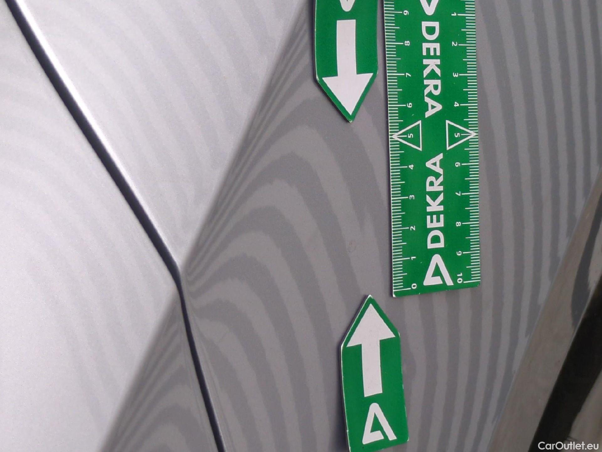  Volkswagen  Golf  VOLKSWAGEN / 2020 / 5P / Berline 2.0 TDI SCR 115 DSG7 Life Busi #24